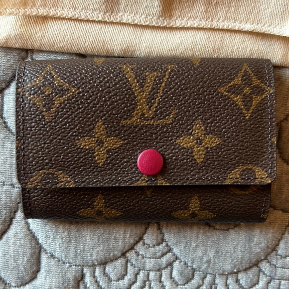 Authentic Louis Vuitton 6 Key Holder Fuchsia - Picture 2 of 9